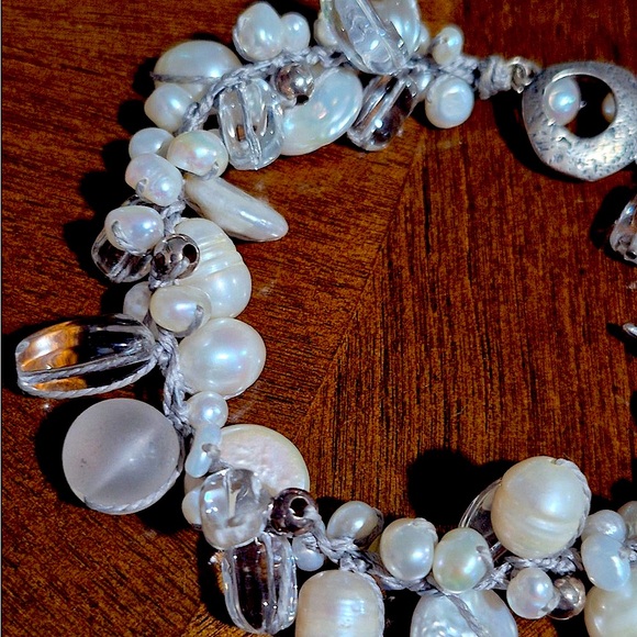 Silpada Effervescence White Pearl and Clear Crystal Bracelet - Picture 4 of 8